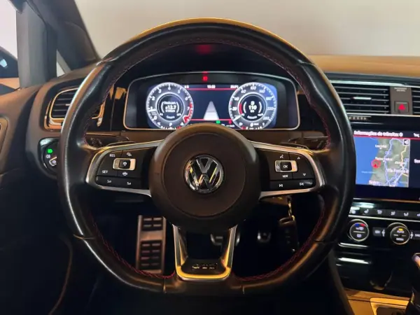 Volkswagen Golf 2019 - 26490 EUR, 92118 km - AUTO.MOTO.pt - 92118km - foto 16 de 25