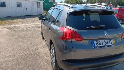 Peugeot 2008 2015 - 9450 EUR, 188371 km - AUTO.MOTO.pt - 188371km - foto 8 de 29