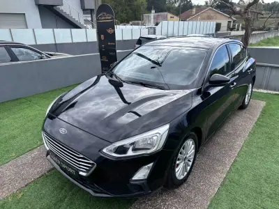 Ford Focus 2018 - 10900 EUR, 100000 km - AUTO.MOTO.pt - 100000km - foto 6 de 56