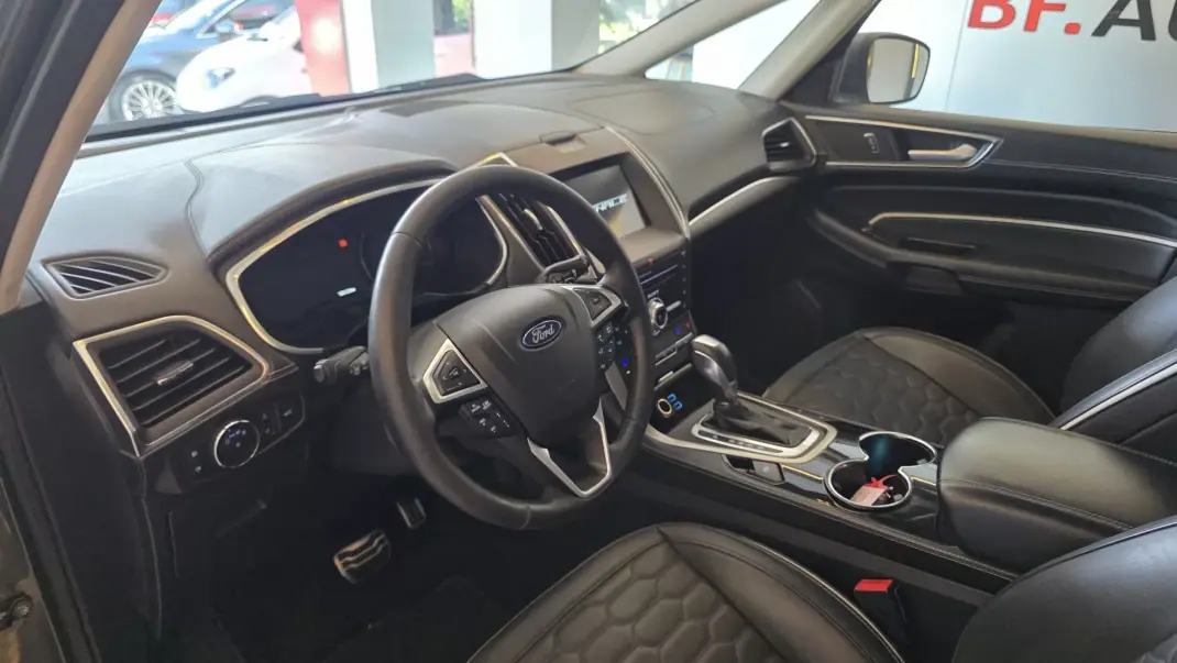 Ford S-Max 2017 - 22500 EUR, 160120 km - AUTO.MOTO.pt - 160120km - foto 6 de 67