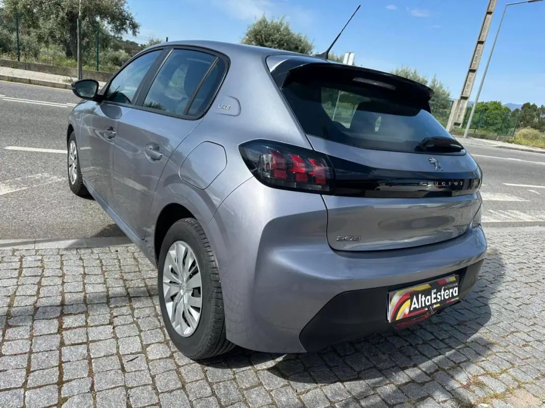 Peugeot 208 2023 - 16900 EUR, 27566 km - AUTO.MOTO.pt - 27566km - foto 3 de 36