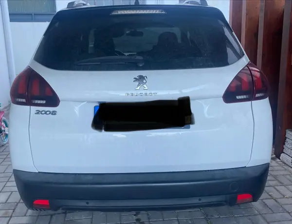 Peugeot 2008 2017 — photo 2 of 5