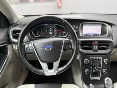 Volvo V40 2014 - 8999 EUR, 260000 km - 260000km - foto 12 de 15