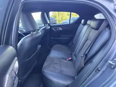 Lexus CT 200h 2016 - 17950 EUR, 217000 km - AUTO.MOTO.pt - 217000km - foto 8 de 13