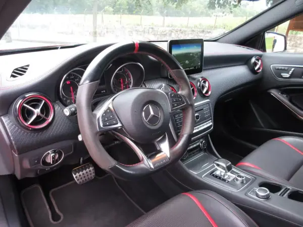 Mercedes-Benz A 45 AMG 2017 - 38990 EUR, 110000 km - AUTO.MOTO.pt - 110000km - foto 23 de 56