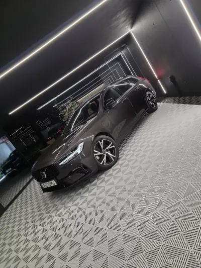 Volvo V90 2021 - 29750 EUR, 144000 km - 144000km - foto 4 de 24