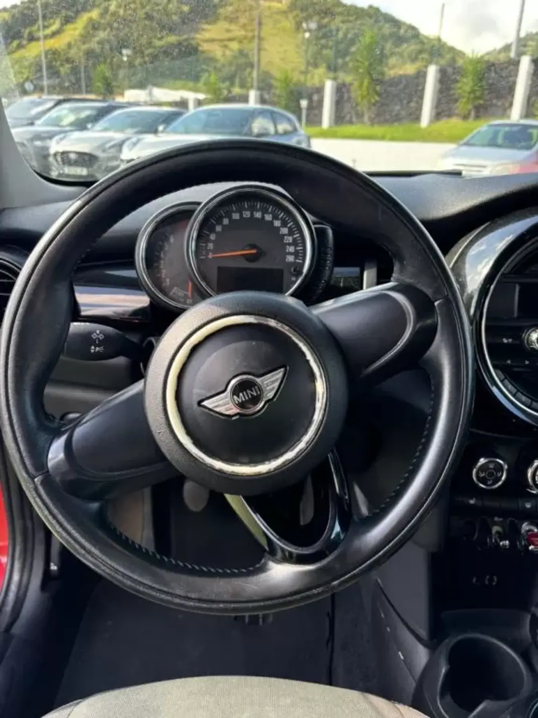 MINI One 2014 - 14990 EUR, 203600 km - AUTO.MOTO.pt - 203600km - foto 7 de 11