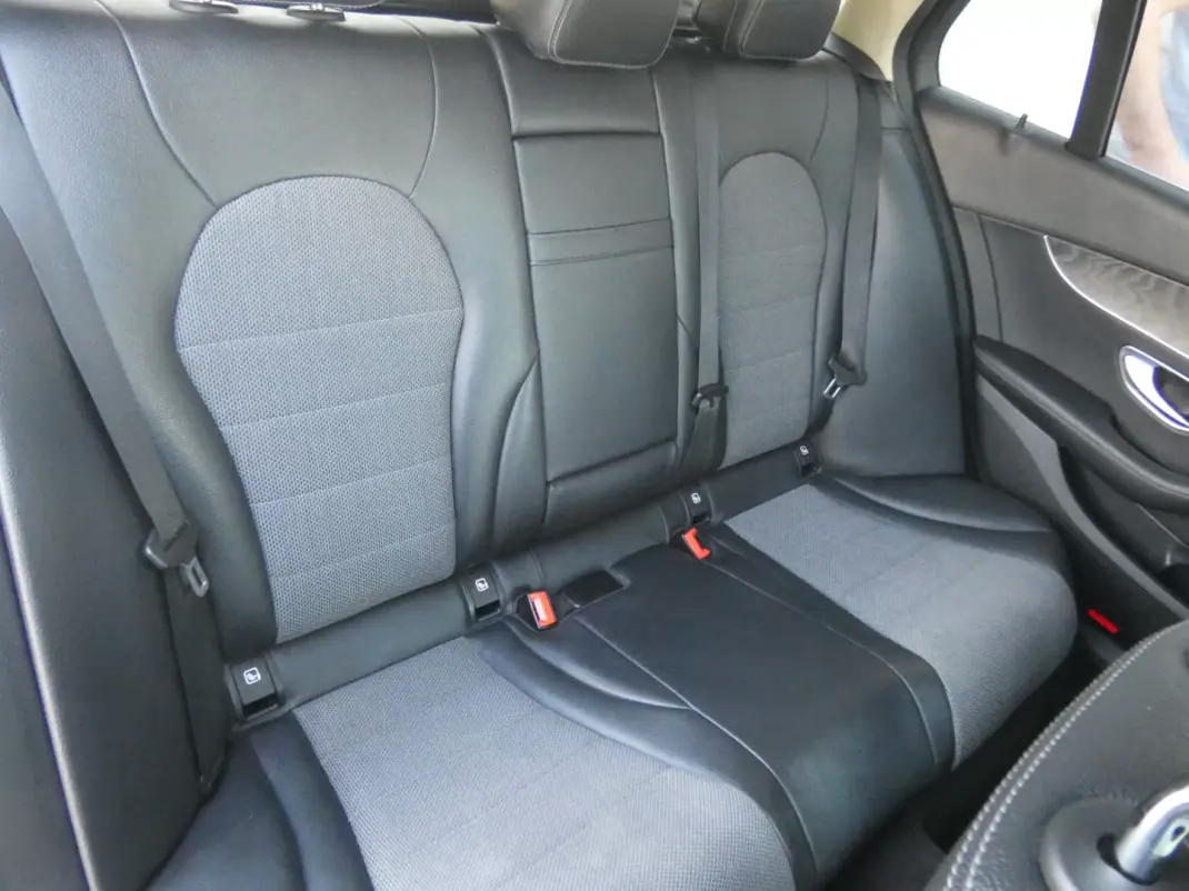 Mercedes-Benz C 220 2018 - 20750 EUR, 299000 km - AUTO.MOTO.pt - 299000km - foto 11 de 27