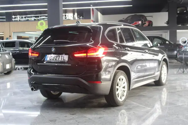 BMW X1 2022 — photo 2 of 29