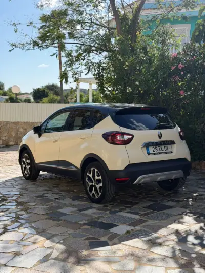 Renault Captur 2019 - 14900 EUR, 98836 km - AUTO.MOTO.pt - 98836km - foto 4 de 9