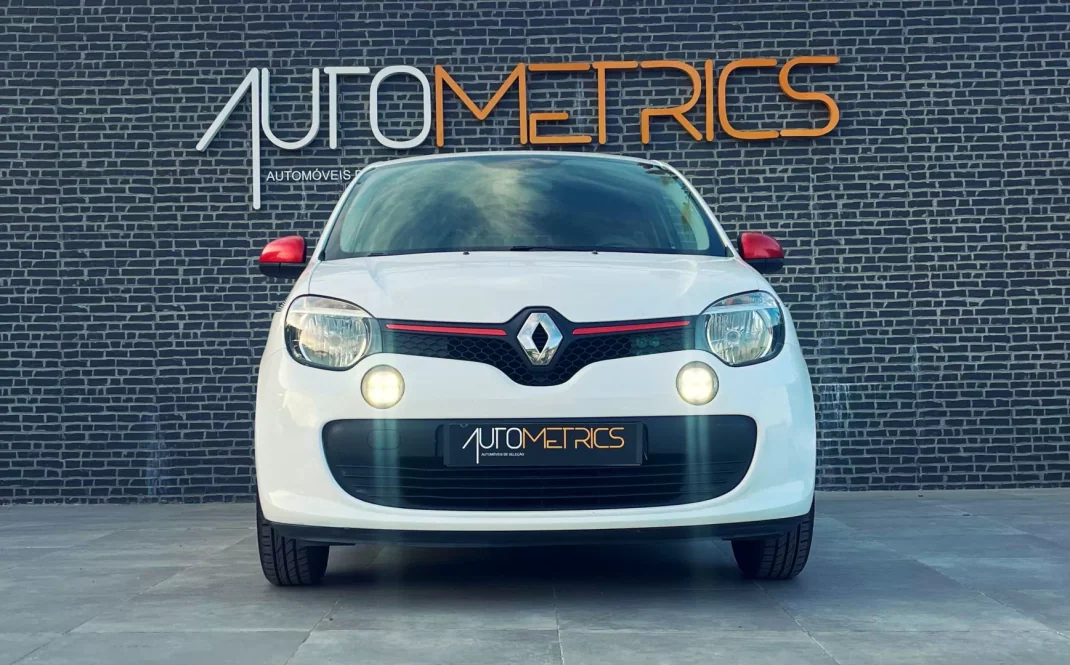 Renault Twingo 2015 - 9900 EUR, 155000 km - AUTO.MOTO.pt - 155000km - foto 6 de 12