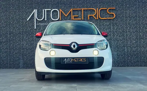 Renault Twingo 2015 - 9900 EUR, 155000 km - AUTO.MOTO.pt - 155000km - foto 6 de 12