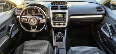 Volkswagen Scirocco 2015 - 18999 EUR, 160000 km - AUTO.MOTO.pt - 160000km - foto 7 de 18