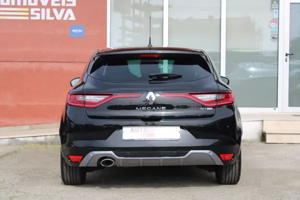 Renault Mégane 2021 - 16490 EUR, 165000 km - AUTO.MOTO.pt - 165000km - foto 9 de 30