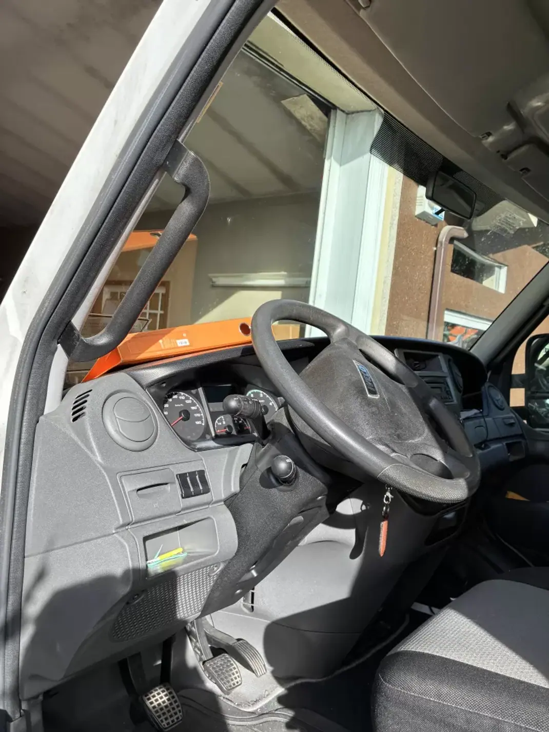 Iveco Daily 2013 - 11990 EUR, 450000 km - 450000km - foto 11 de 11