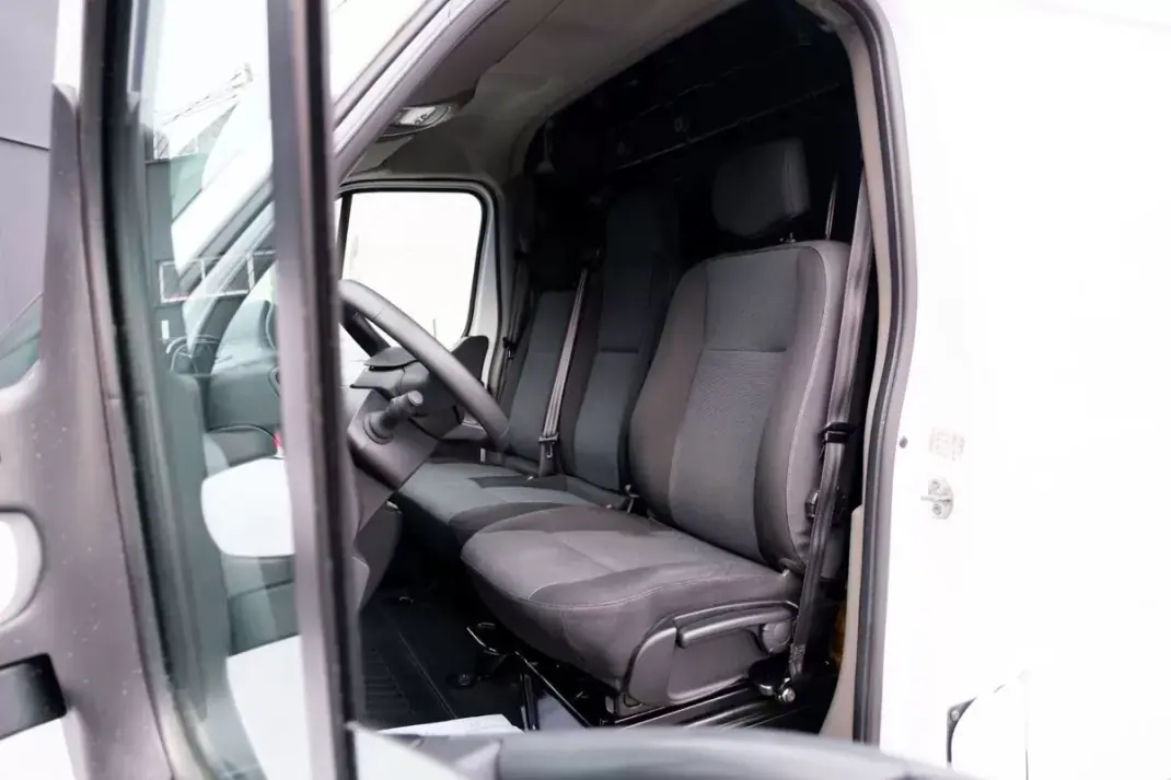 Renault MASTER 2.2DCI CAIXA ABERTA 2023 - 22750 EUR, 166000 km - AUTO.MOTO.pt - 166000km - foto 12 de 20