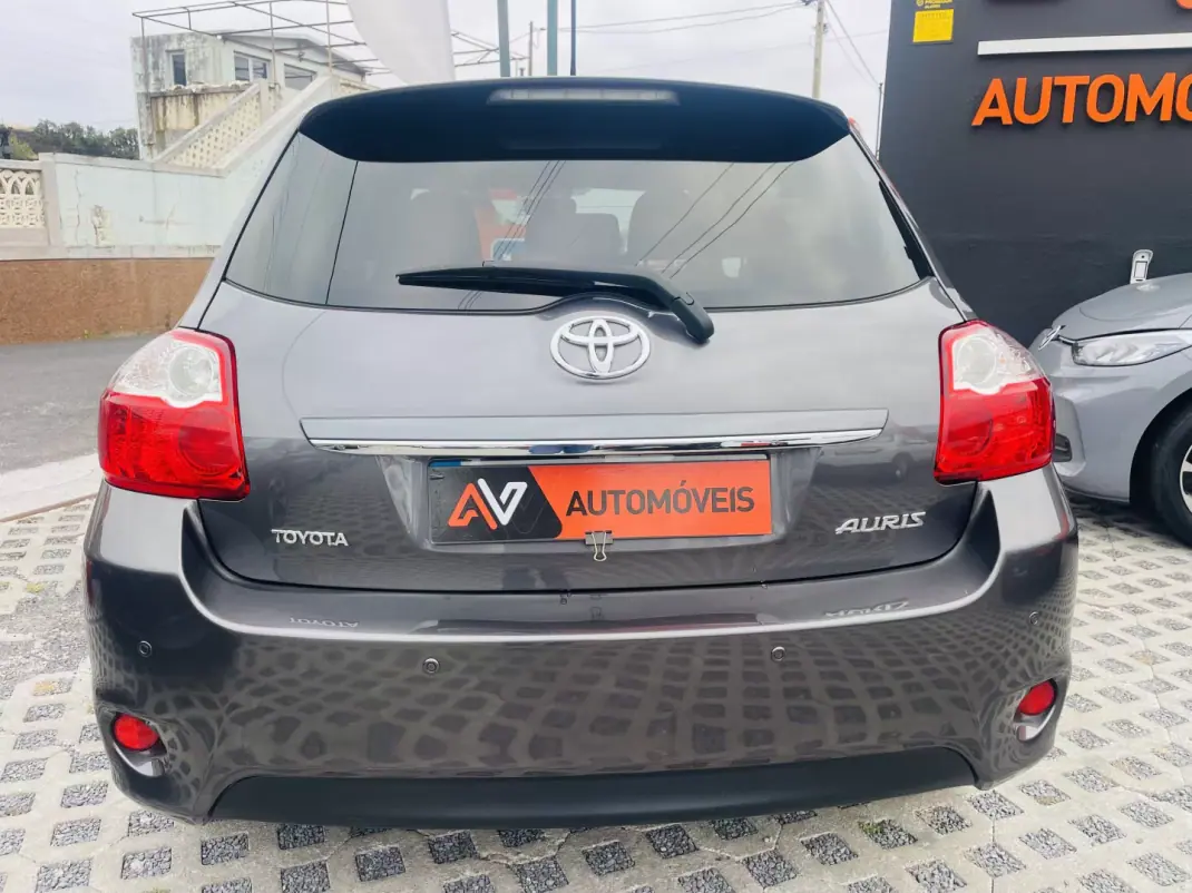 Toyota Auris 2010 - 10950 EUR, 161626 km - AUTO.MOTO.pt - 161626km - foto 6 de 12