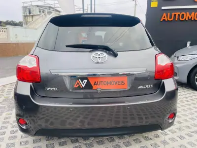 Toyota Auris 2010 - 10950 EUR, 161626 km - AUTO.MOTO.pt - 161626km - foto 6 de 12