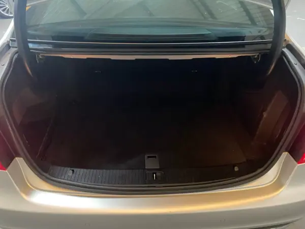Mercedes-Benz E 250 2016 - 15950 EUR, 453700 km - AUTO.MOTO.pt - 453700km - foto 19 de 20