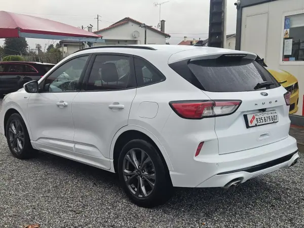 Ford Kuga 2022 - 17800 EUR, 129800 km - AUTO.MOTO.pt - 129800km - foto 5 de 49