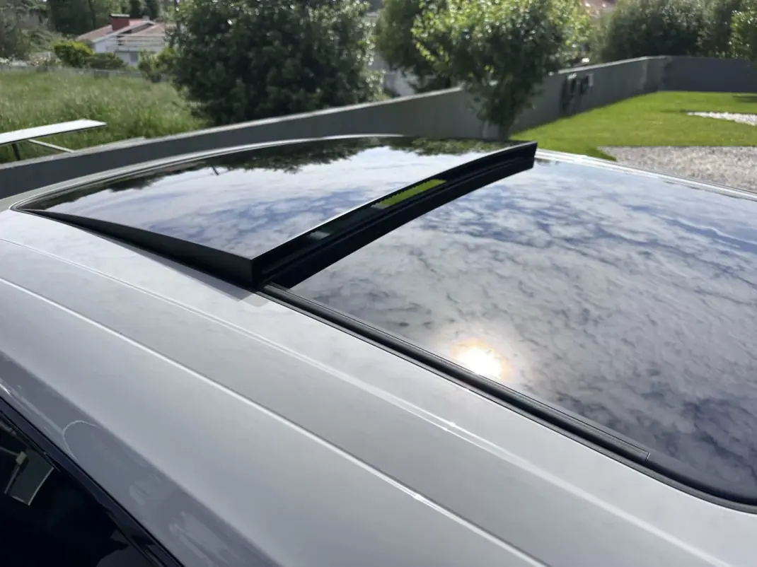 Porsche Macan 2026 - 129000 EUR, 2200 km - AUTO.MOTO.pt - 2200km - foto 63 de 85
