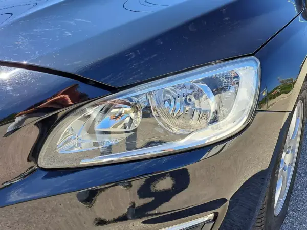 Volvo V60 2013 - 13900 EUR, 111000 km - AUTO.MOTO.pt - 111000km - foto 9 de 42