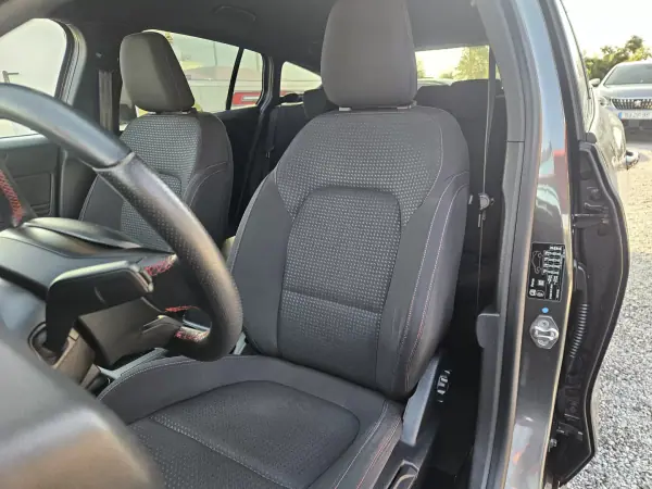 Ford Focus SW 2019 - 13800 EUR, 115000 km - AUTO.MOTO.pt - 115000km - foto 11 de 54