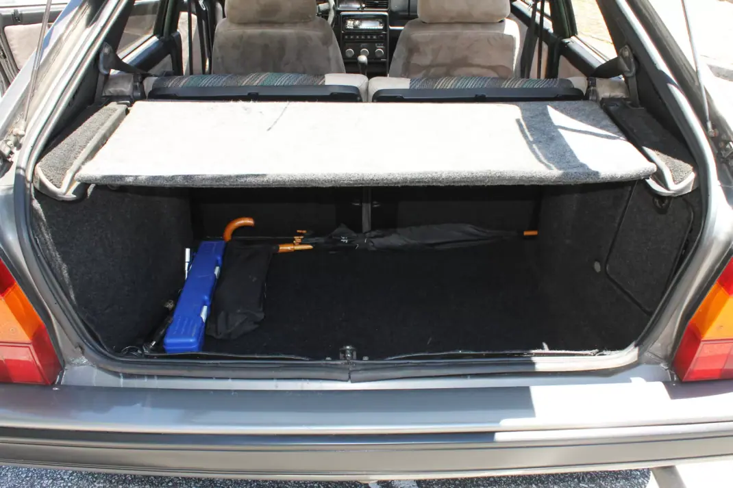 Lancia Delta 1988 - 15500 EUR, 194000 km - 194000km - foto 33 de 35