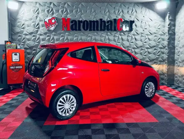 Toyota Aygo 2019 - 10750 EUR, 126299 km - AUTO.MOTO.pt - 126299km - foto 8 de 35