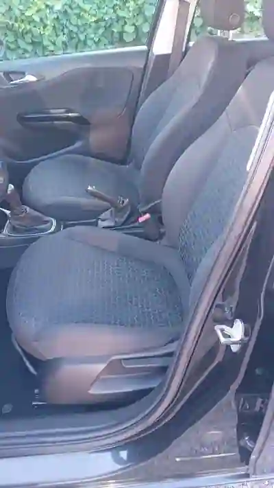 Opel Corsa 2018 - 5900 EUR, 146000 km - foto 5 de 9