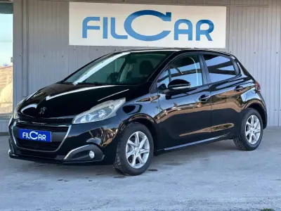 Peugeot 208 2015 - 9500 EUR, 189000 km - AUTO.MOTO.pt - 189000km - foto 5 de 16