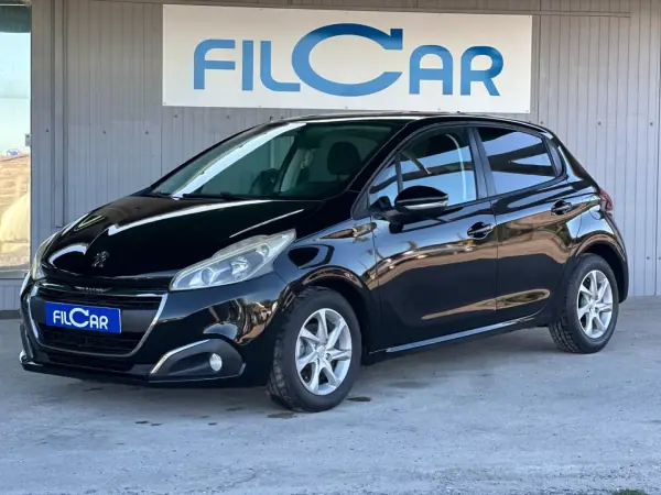 Peugeot 208 2015 - 9500 EUR, 189000 km - AUTO.MOTO.pt - 189000km - foto 5 de 16