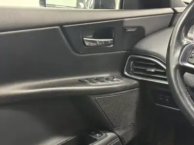 Jaguar XE 2016 - 15990 EUR, 184000 km - AUTO.MOTO.pt - 184000km - foto 25 de 26