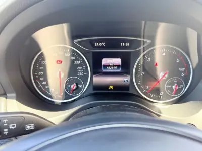 Mercedes-Benz A 180 2018 - 17490 EUR, 147879 km - AUTO.MOTO.pt - 147879km - foto 15 de 20