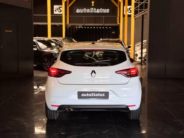 Renault Clio 2023 - 14990 EUR, 110600 km - AUTO.MOTO.pt - 110600km - foto 6 de 22