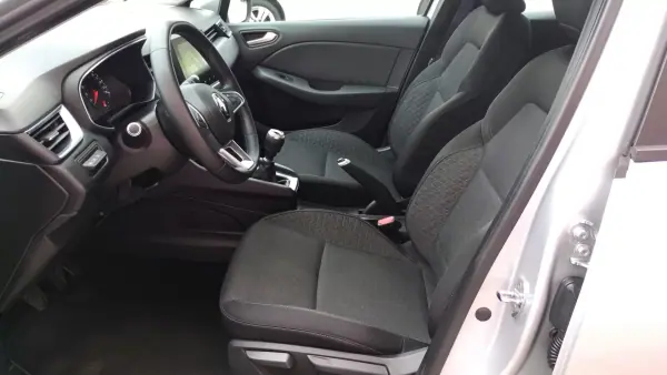 Renault Clio 2020 - 13500 EUR, 149999 km - AUTO.MOTO.pt - 149999km - foto 13 de 37