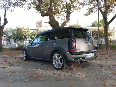 MINI CLUBMAN JOHN COOPER WORKS 2009 - 11300 EUR, 137600 km - foto 4 de 12