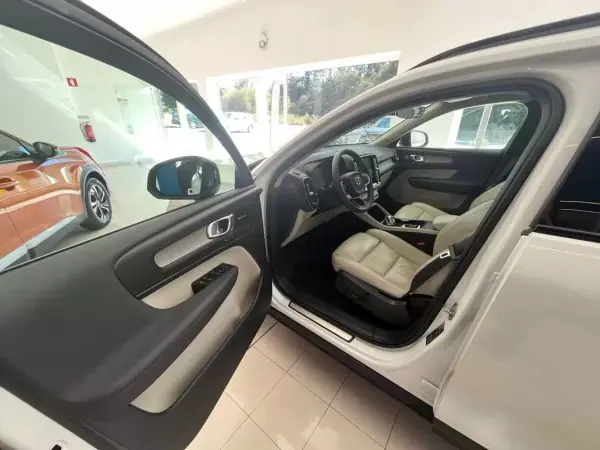 Volvo XC 40 2023 - 36900 EUR, 26000 km - AUTO.MOTO.pt - 26000km - foto 9 de 22