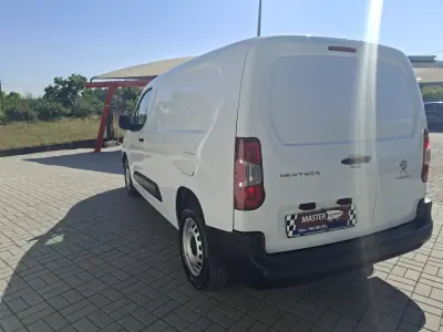 Peugeot Partner 2022 - 14850 EUR, 98726 km - AUTO.MOTO.pt - 98726km - foto 23 de 40