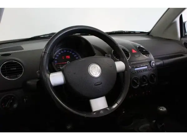 Volkswagen New Beetle Cabriolet 2007 - 7990 EUR, 161340 km - AUTO.MOTO.pt - 161340km - foto 8 de 19