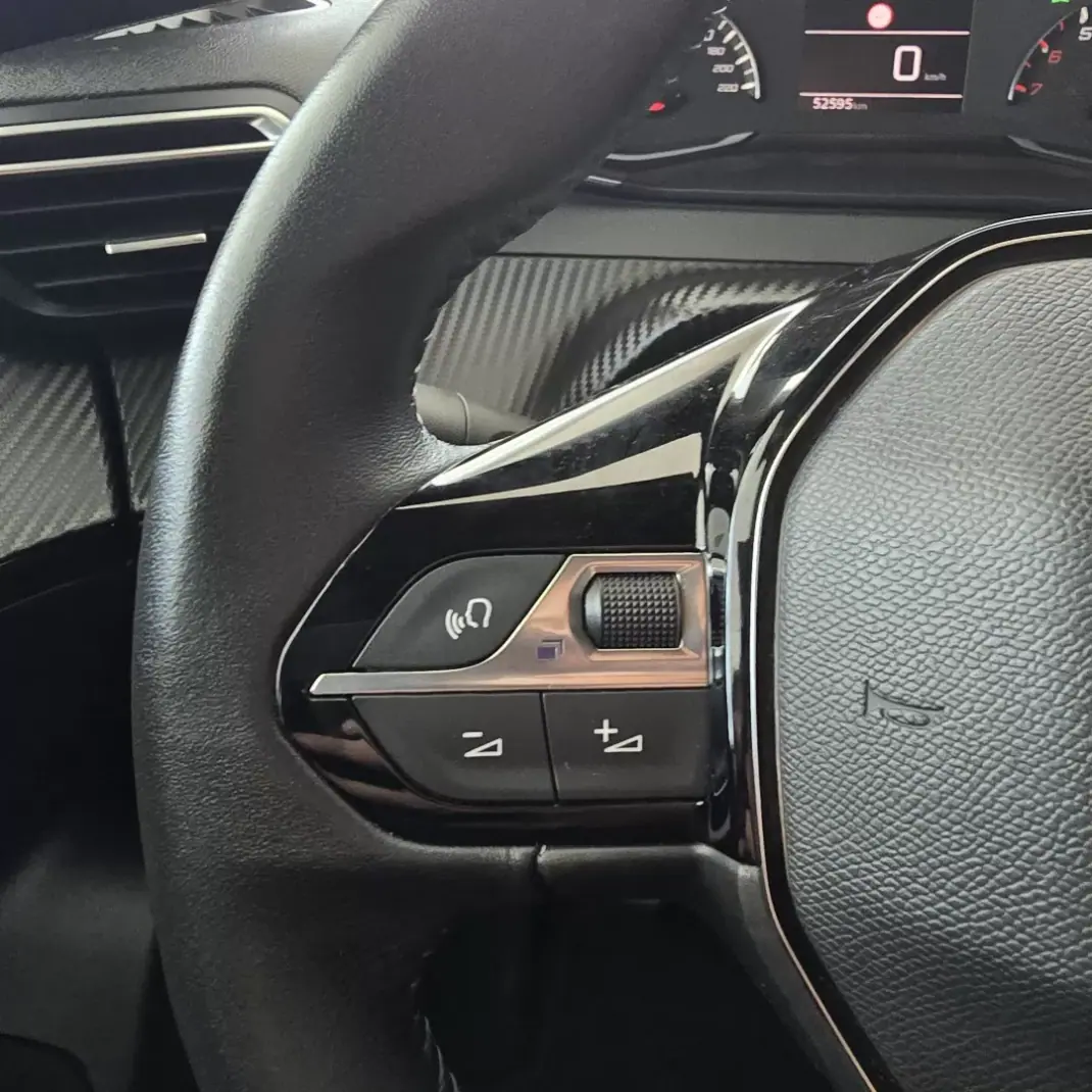 Peugeot 2008 2023 - 16750 EUR, 52595 km - 52595km - foto 22 de 28