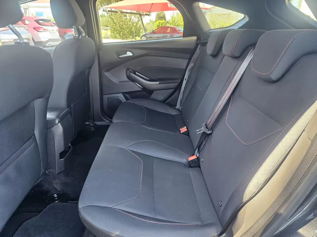 Ford Focus C-Max 2018 - 14500 EUR, 108000 km - 108000km - foto 19 de 37