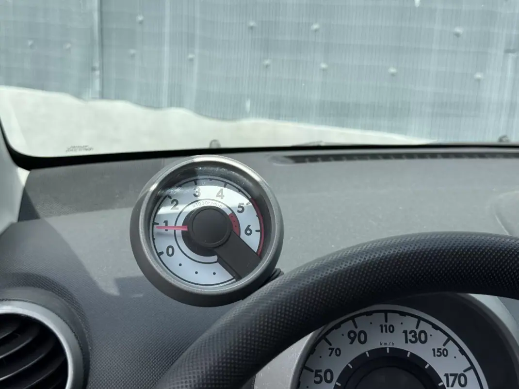 Peugeot 107 2008 - 5950 EUR, 139900 km - 139900km - foto 11 de 13