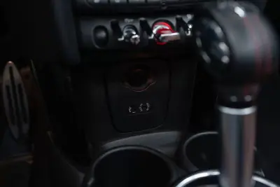 MINI 2017 - 25950 EUR, 65000 km - AUTO.MOTO.pt - 65000km - foto 40 de 41