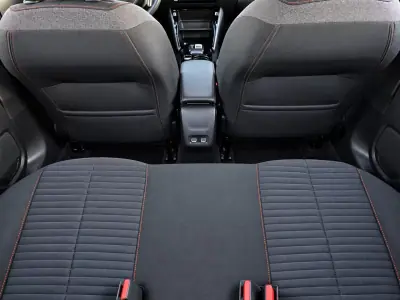 Peugeot e-208 2023 - 19990 EUR, 28377 km - 28377km - foto 35 de 59