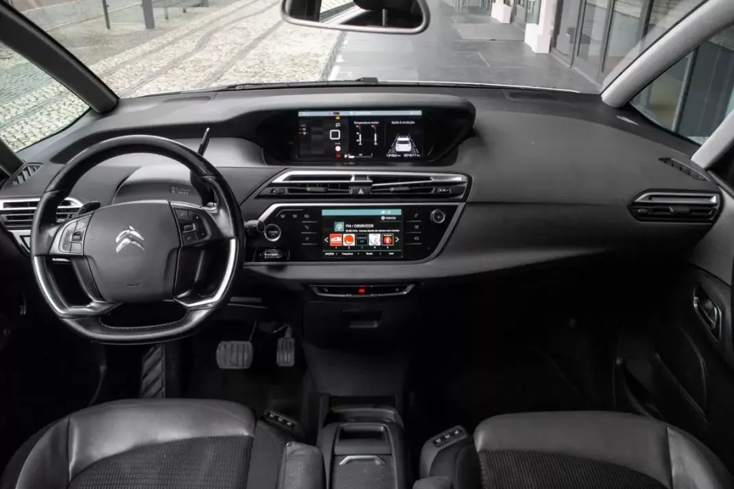 Citroën C4 Spacetourer 2019 - 10550 EUR, 304577 km - AUTO.MOTO.pt - 304577km - foto 38 de 45