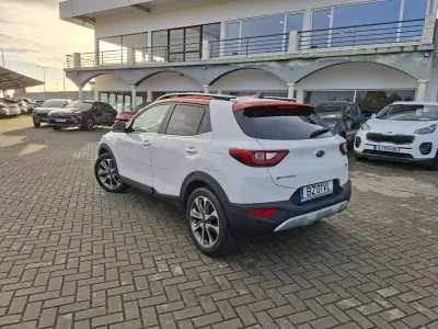 Kia Stonic 2018 - 12850 EUR, 45000 km - AUTO.MOTO.pt - 45000km - foto 8 de 29