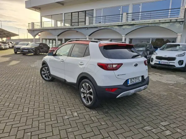Kia Stonic 2018 - 12850 EUR, 45000 km - AUTO.MOTO.pt - 45000km - foto 8 de 29