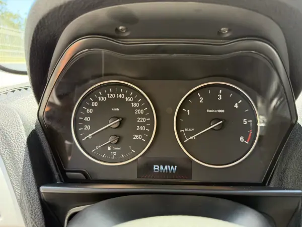 BMW 116 2012 - 10500 EUR, 220000 km - AUTO.MOTO.pt - 220000km - foto 10 de 19