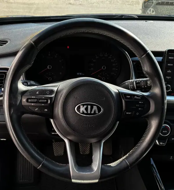 Kia Stonic 2020 - 15990 EUR, 95920 km - AUTO.MOTO.pt - 95920km - foto 5 de 20